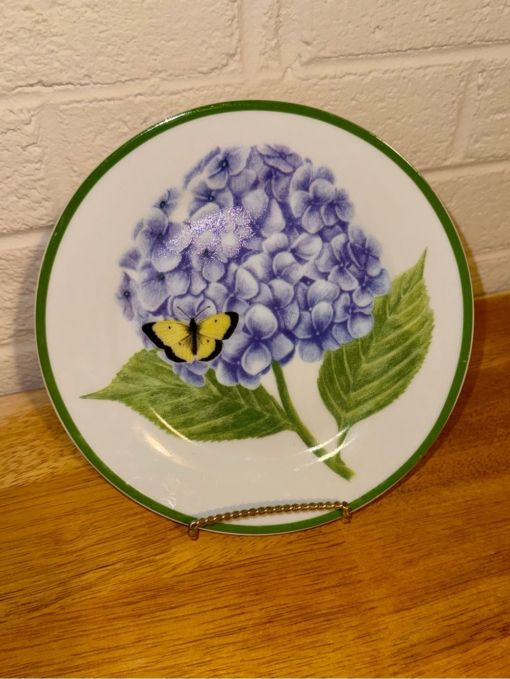 American Atelier Hydrangea salad or dessert plate